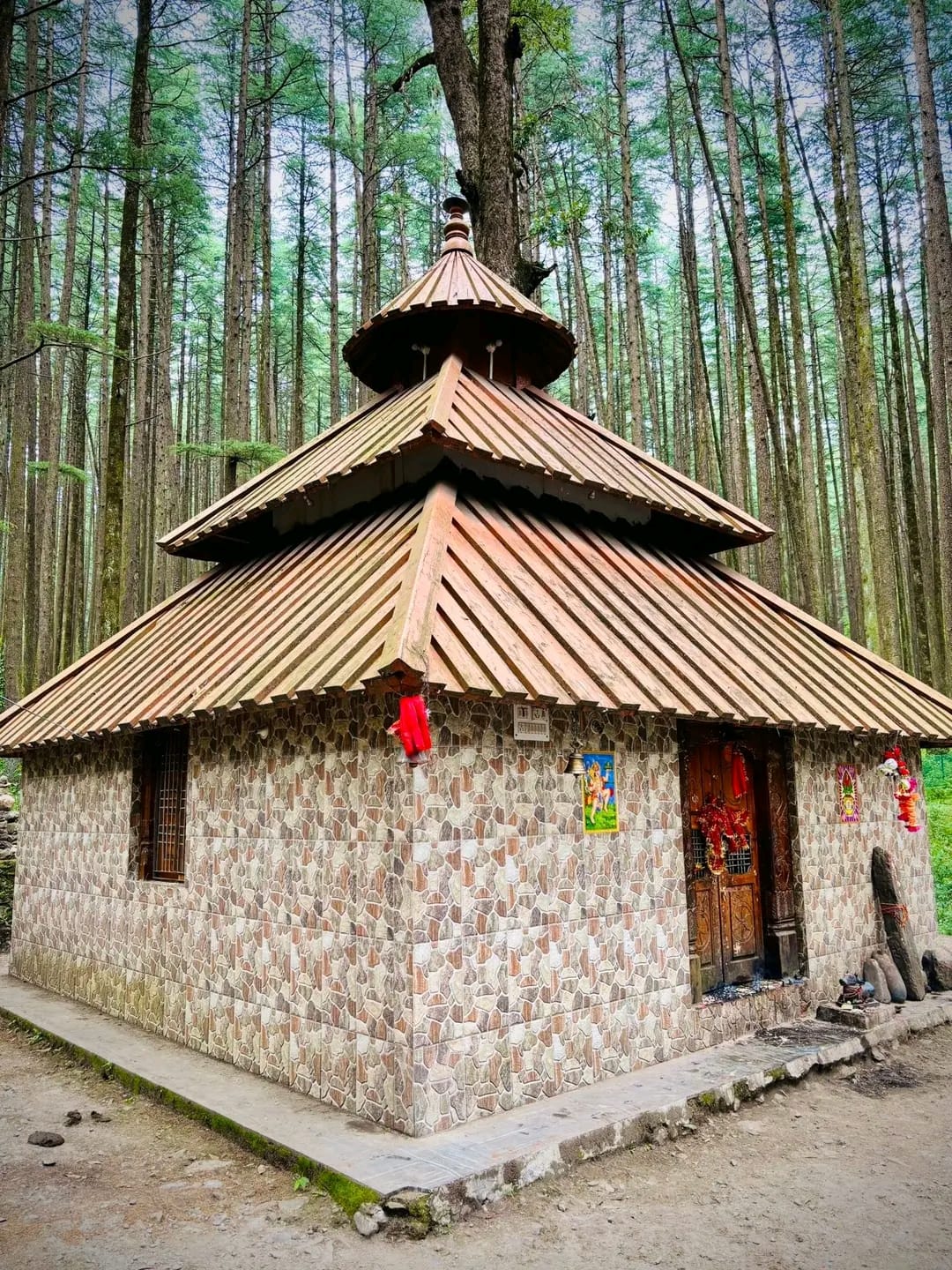 देवलसारी का कोनेश्वर महादेव मंदिर : जहां परिक्रमा अधूरी नहीं, पूरी होती है