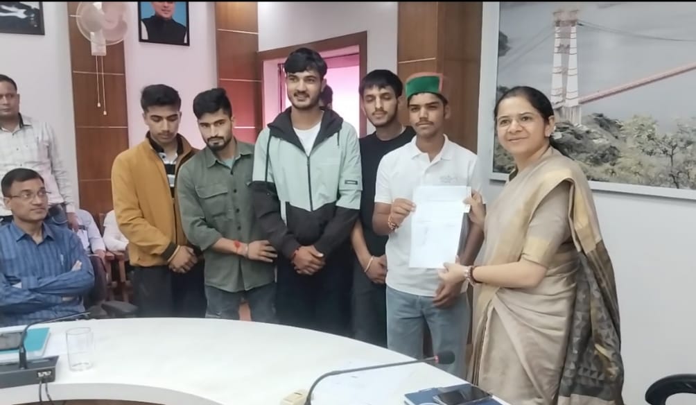धराली आपदा राहत हेतु टिहरी विद्यार्थियों की सराहनीय पहल