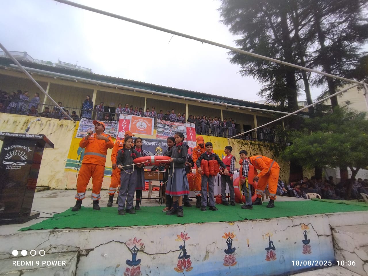 केंद्रीय विद्यालय न्यू टिहरी में एन डी आर एफ  द्वारा स्कूल सेफ्टी प्रोग्राम आयोजित
