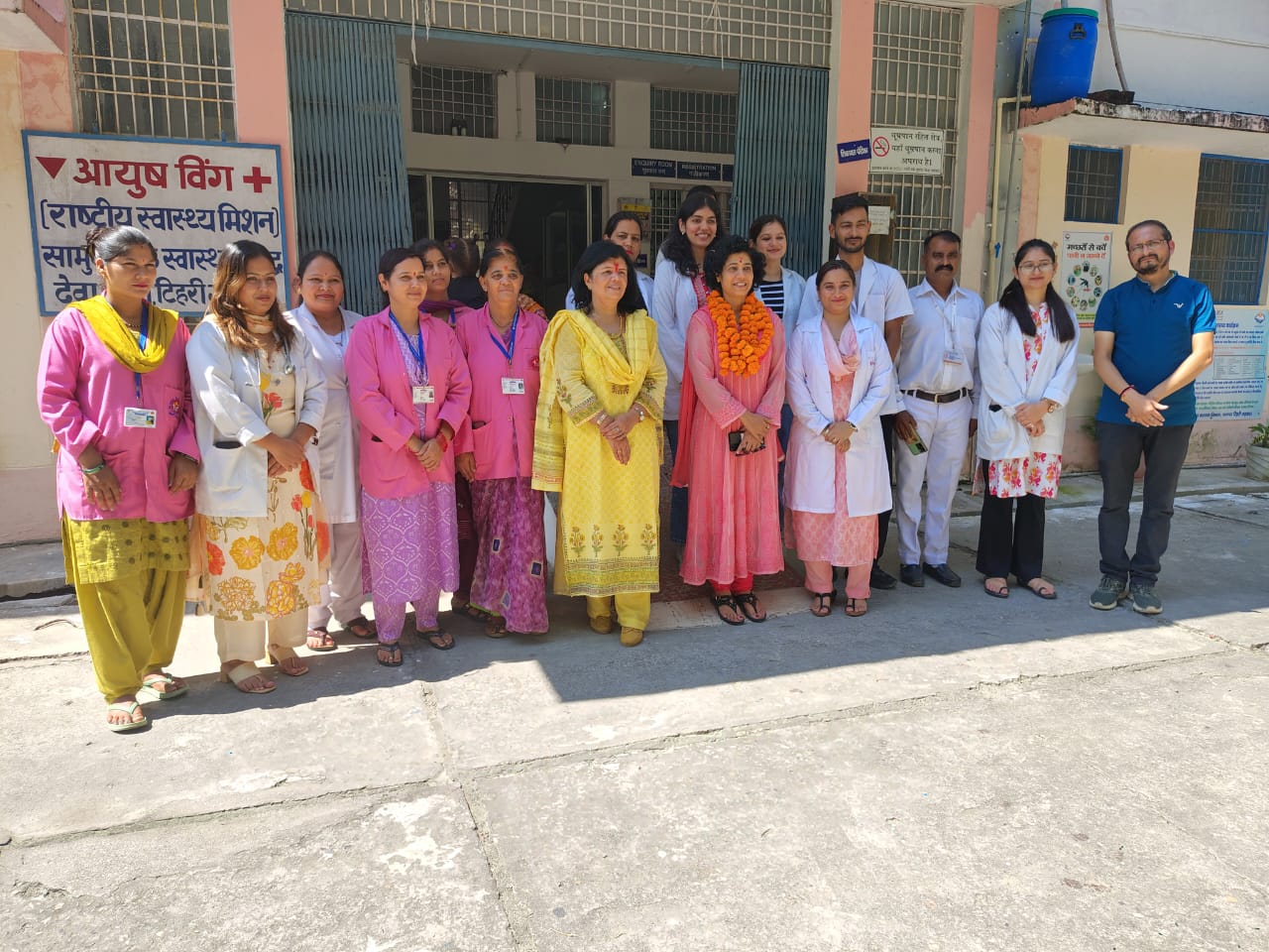 एडिशनल सेक्रेटरी आराधना पटनायक और निदेशक रश्मि पंत पहुँचीं सीएचसी बागी