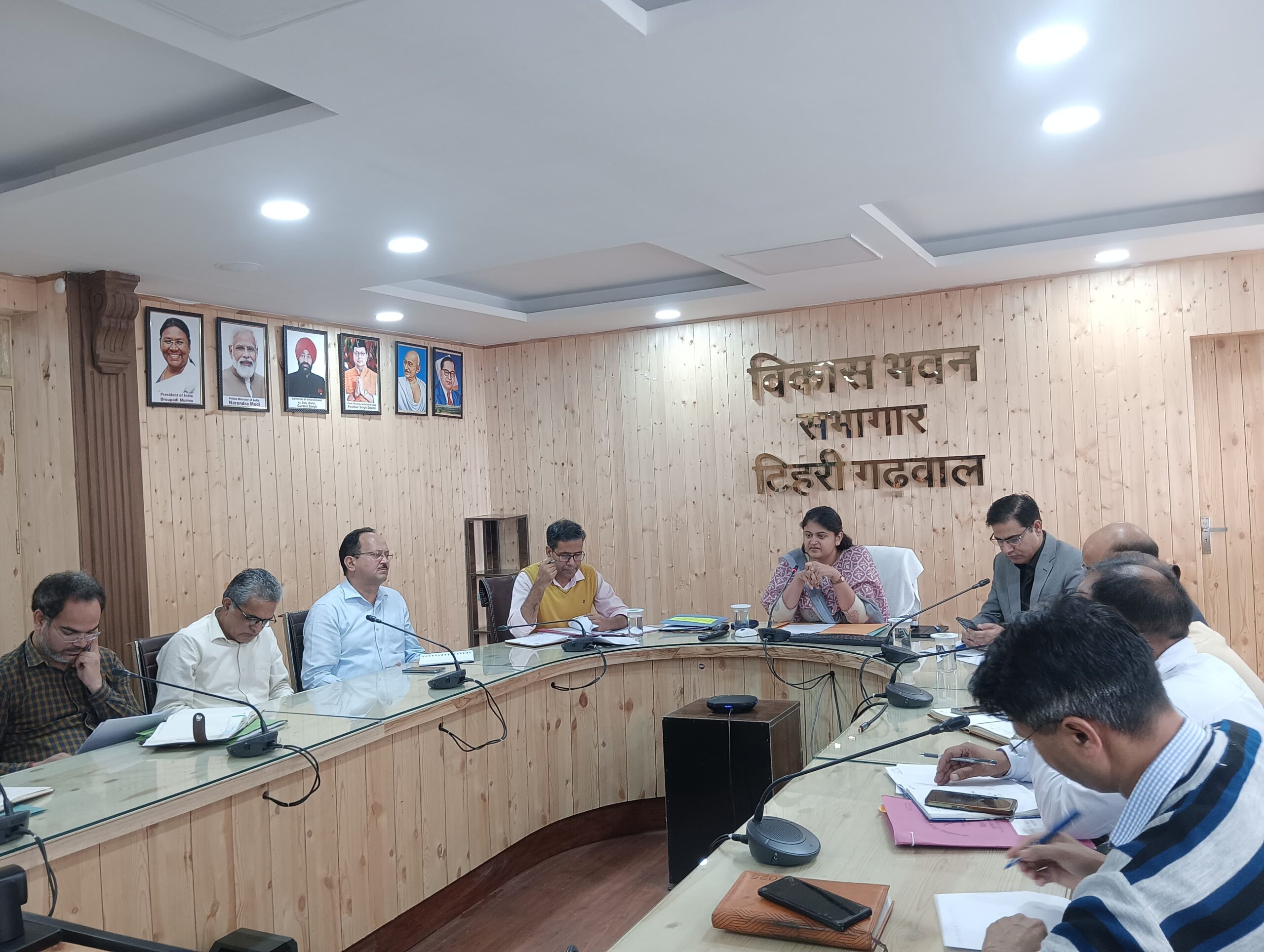 सरस मेले की तैयारियों संबंधी बैठक सीडीओ टिहरी की अध्यक्षता में सम्पन्न