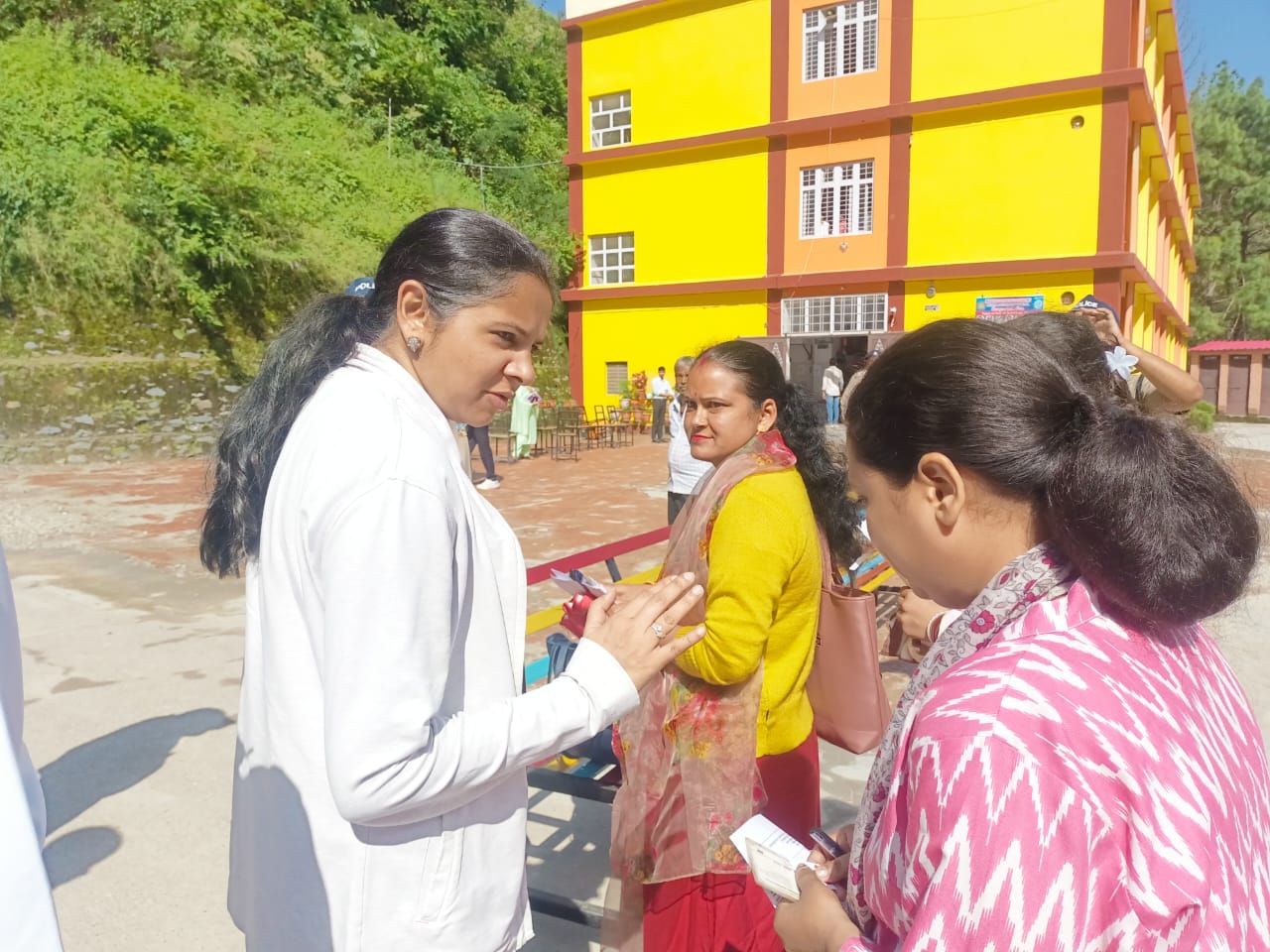 जनपद टिहरी में लिखित प्रतियोगी परीक्षा का निरीक्षण