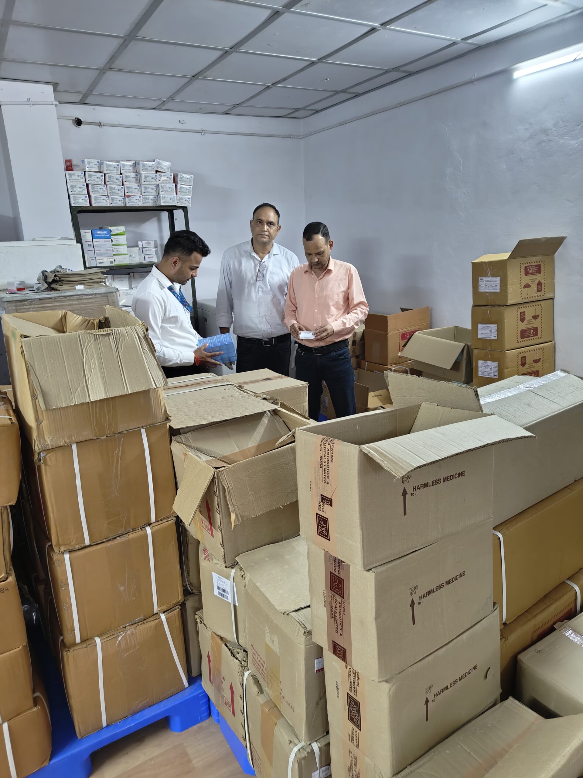 तिथि समाप्ति  दवाइयों की रोकथाम हेतु औचक निरीक्षण