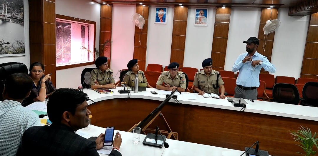 स्नातक स्तरीय प्रतियोगिता परीक्षा-2025 प्रश्नपत्र लीक प्रकरण पर एसआईटी की जन संवाद बैठक संपन्न।